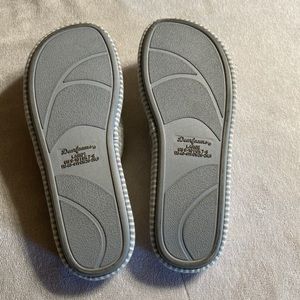 Fuzzy Dearfoams Slippers Women Size 9-10